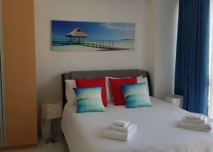 81 Newport Boulevard Aparthotel *