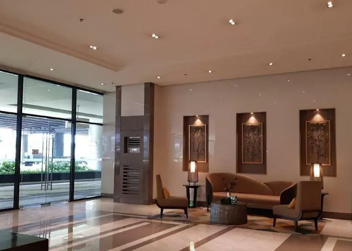 Aparthotel 81 Newport Boulevard Manila