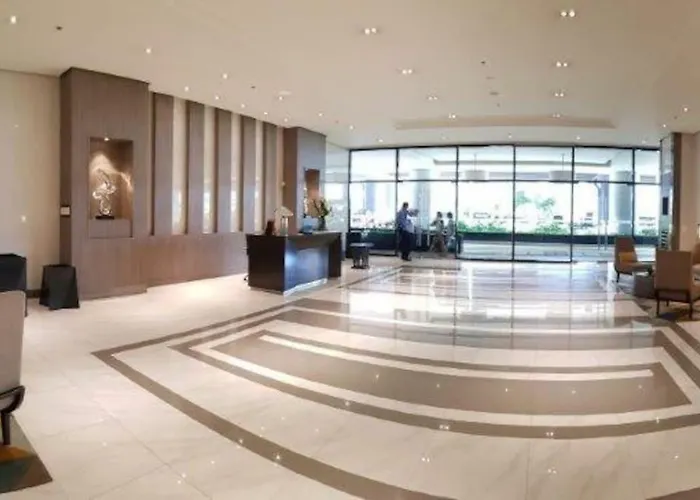 81 Newport Boulevard Aparthotel Manila