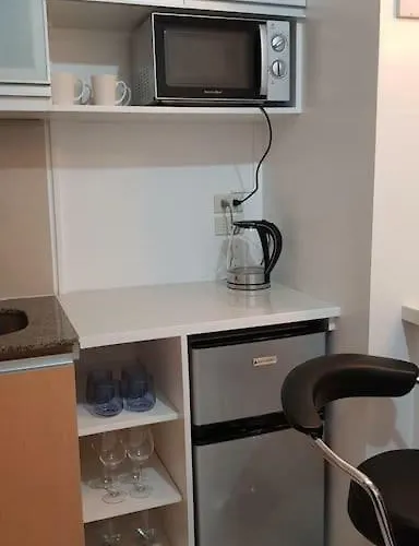 Aparthotel 81 Newport Boulevard *